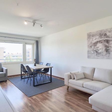 Norden Homes Turku 2-Bedroom Nordic Apartment Buitenkant foto